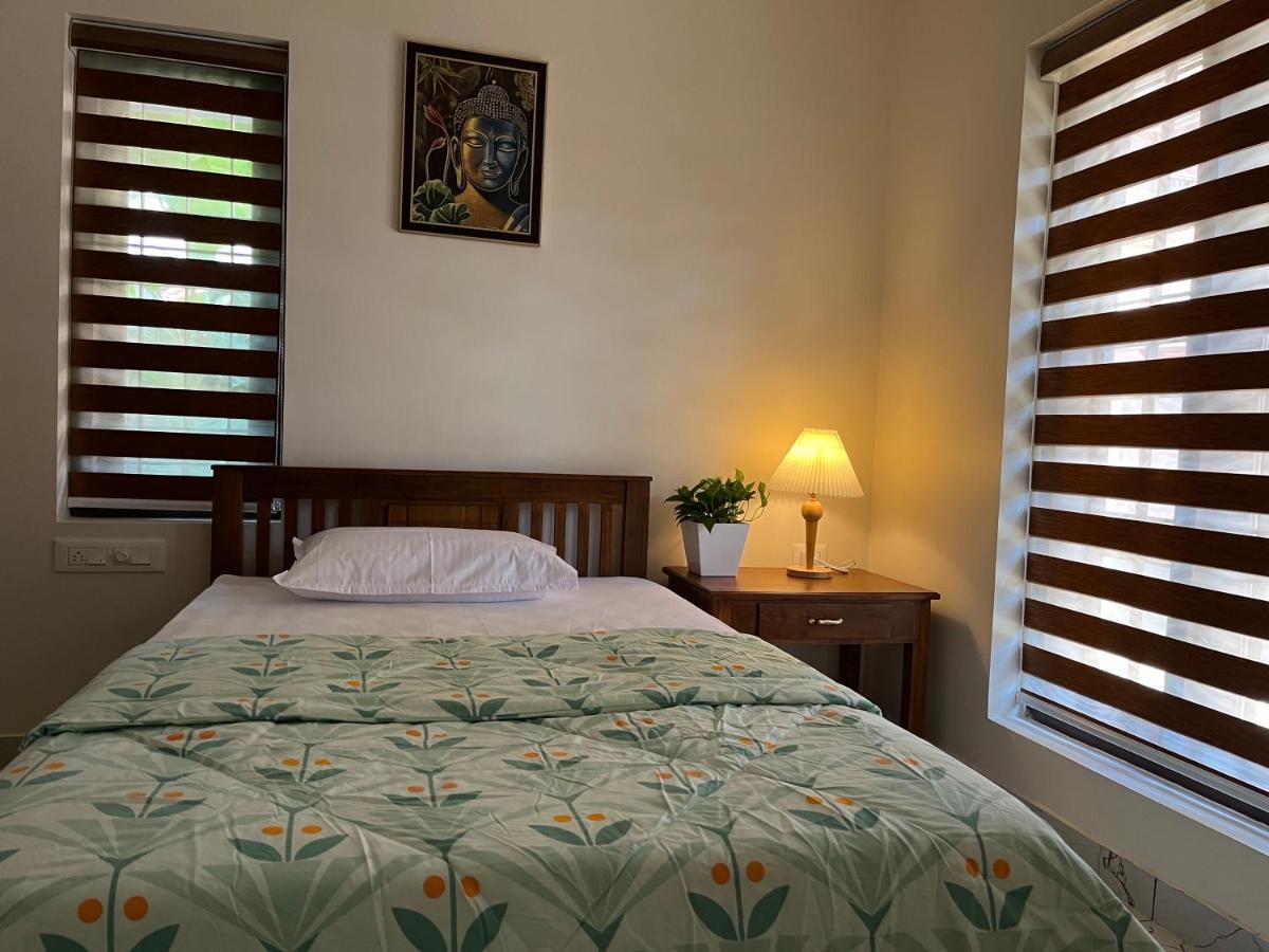 Solomon Apartments,Alappuzha Beach. Exterior photo