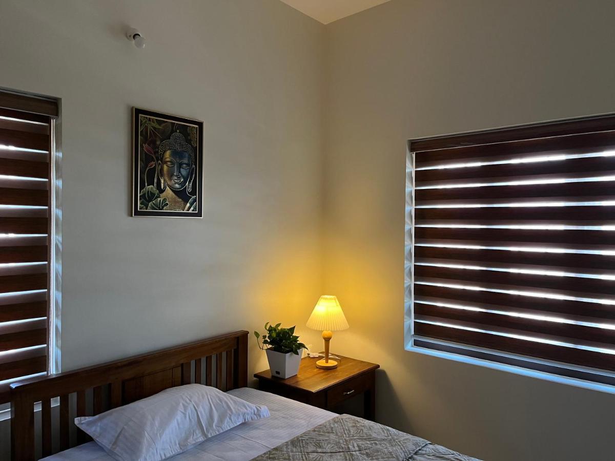 Solomon Apartments,Alappuzha Beach. Exterior photo