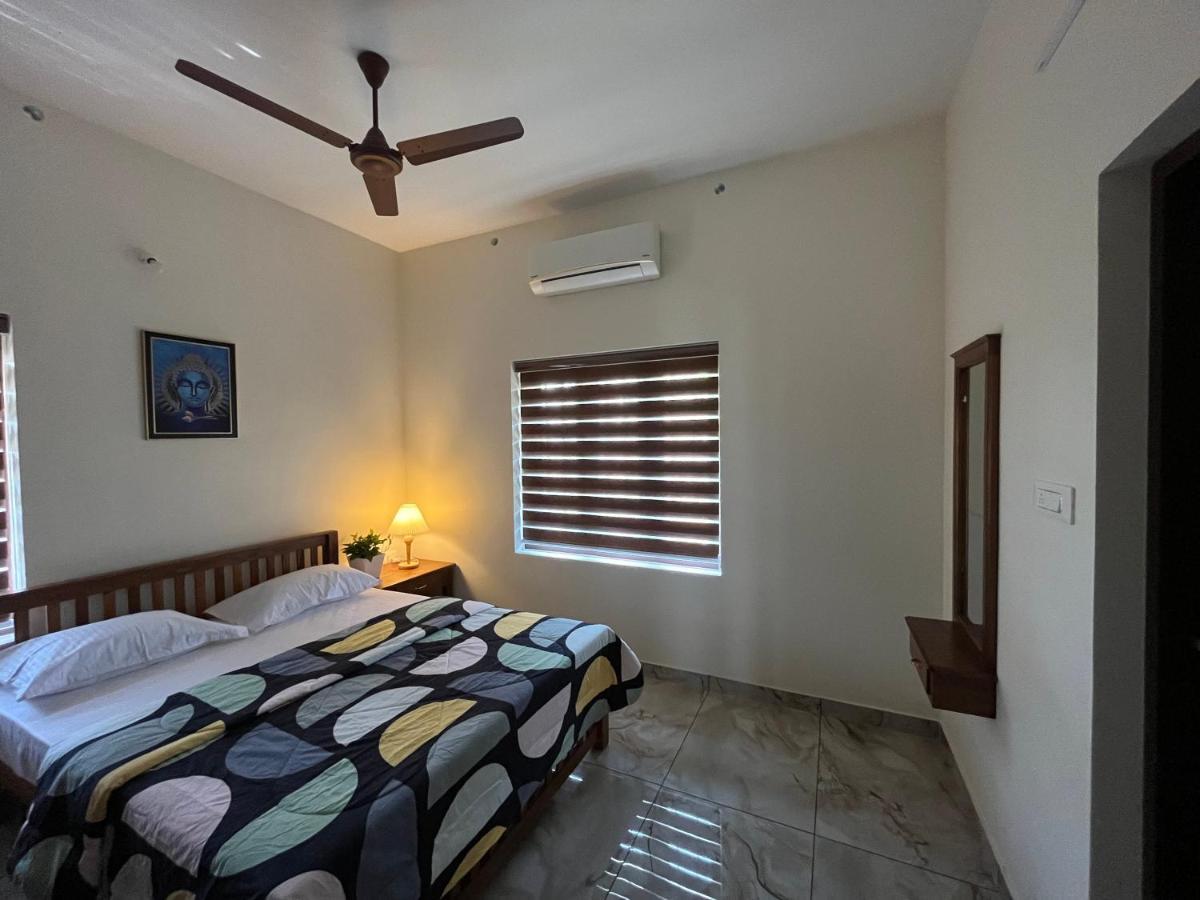 Solomon Apartments,Alappuzha Beach. Exterior photo